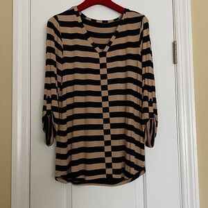 Stretch Cream Black Stretch Top Adjustable Sleeves NeverUsed